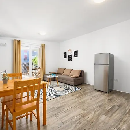 Center House With Apartment Umag