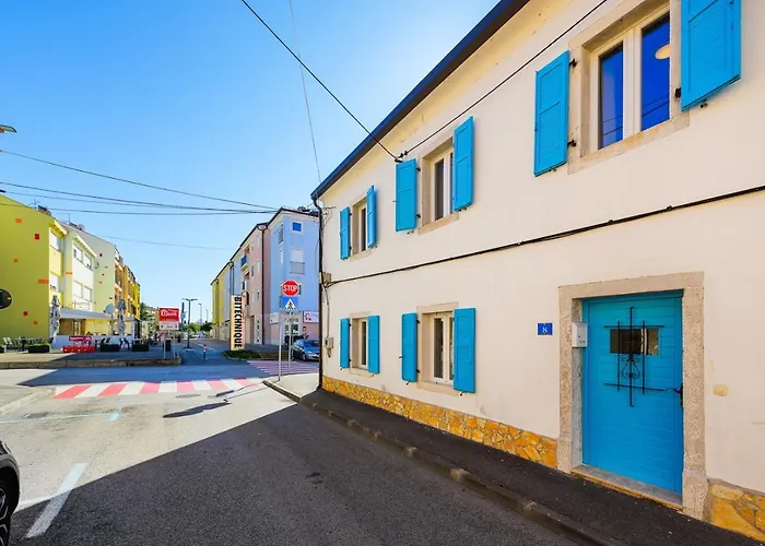Center House With *