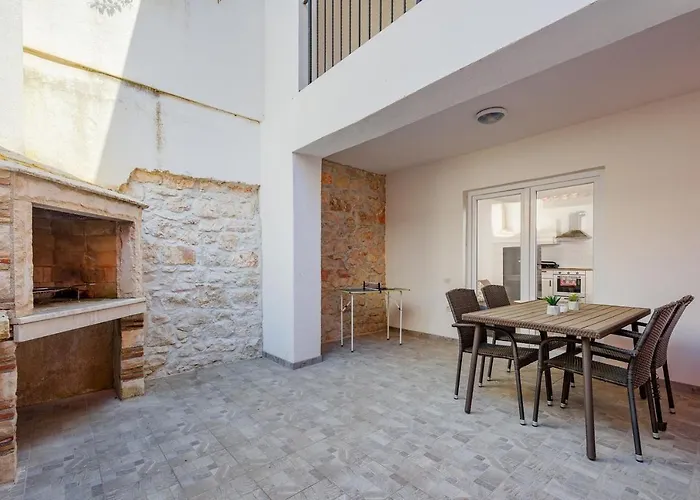 Center House With Apartamento