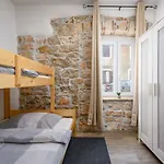 Center House With Umag